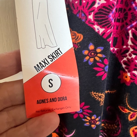 Agnes & Dora Vibrant Floral Maxi Skirt - Pink and Black - Picture 3 of 3